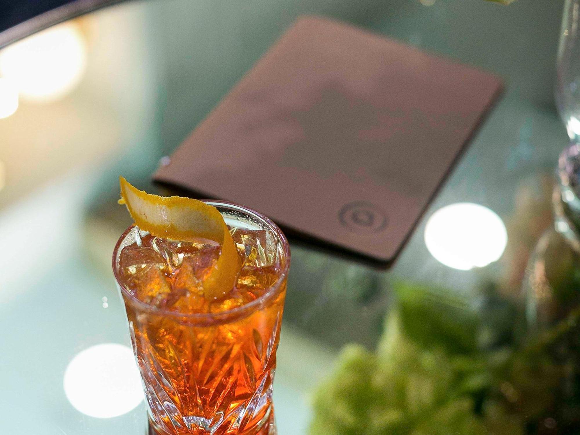 فندق أجنحة ذا سيبيل كواي ويست سيدني المظهر الخارجي الصورة A Negroni cocktail