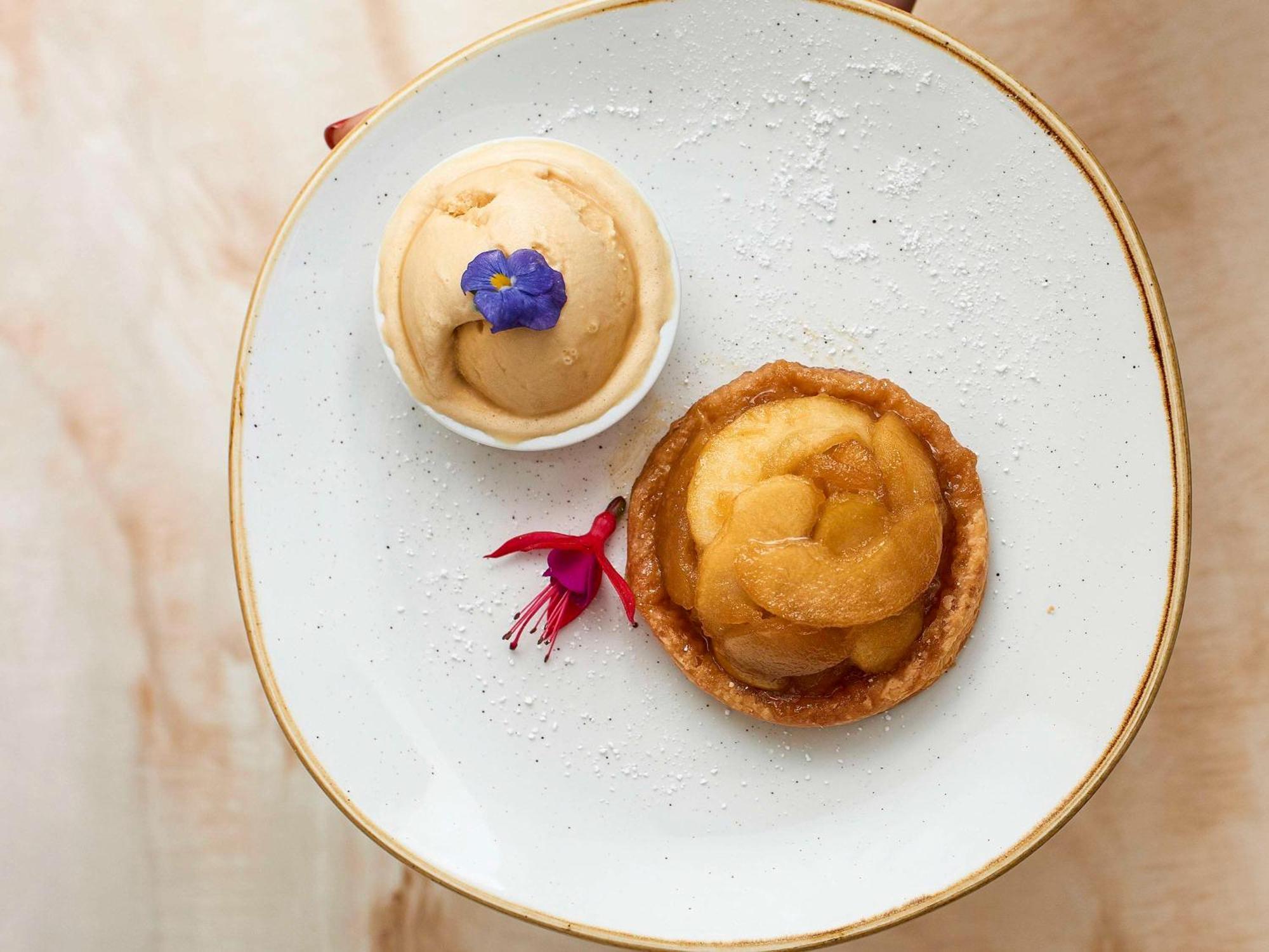 فندق أجنحة ذا سيبيل كواي ويست سيدني المظهر الخارجي الصورة A dessert at the restaurant