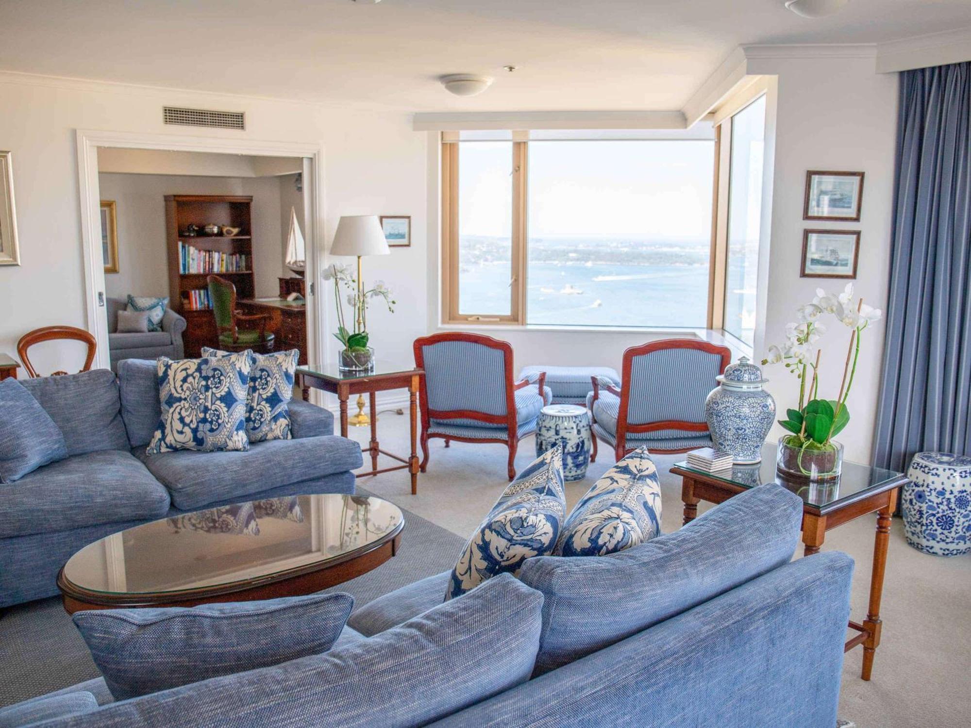 فندق أجنحة ذا سيبيل كواي ويست سيدني المظهر الخارجي الصورة The living room of the presidential suite